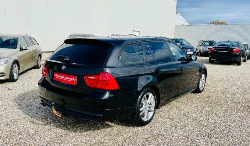 
								BMW 3er-Reihe 318i Touring full									