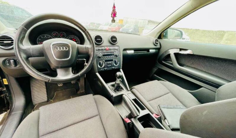 
								Audi A3 1,6 FSI Ambition full									