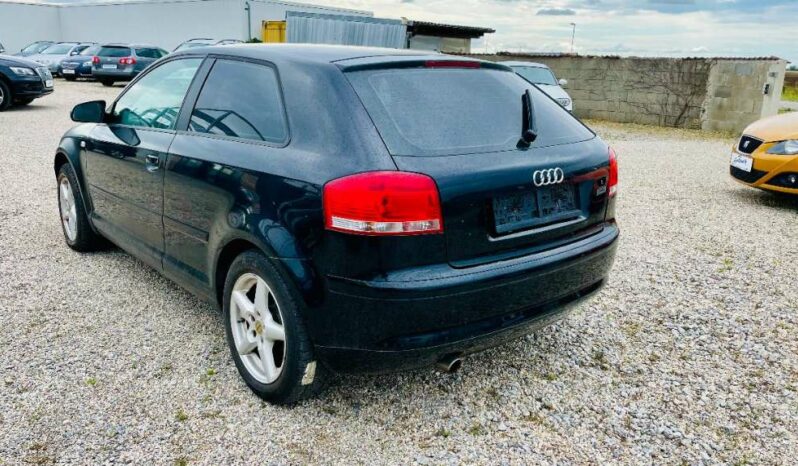 
								Audi A3 1,6 FSI Ambition full									