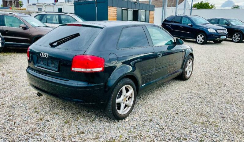 
								Audi A3 1,6 FSI Ambition full									