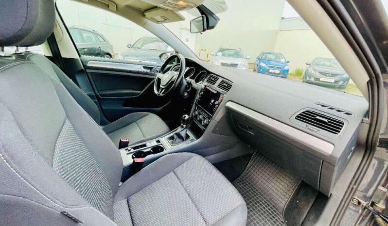 
								VW Golf 1,6 TDI SCR full									