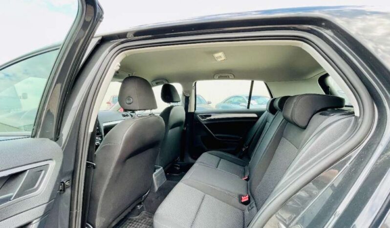 
								VW Golf 1,6 TDI SCR full									