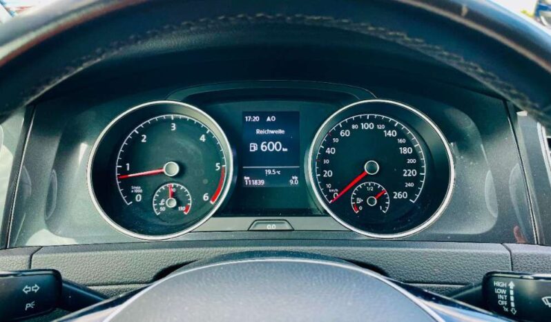 
								VW Golf 1,6 TDI SCR full									