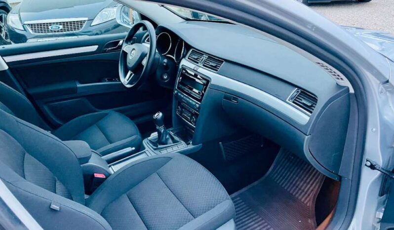 
								Skoda Superb Combi Ambition 2,0 TDI full									