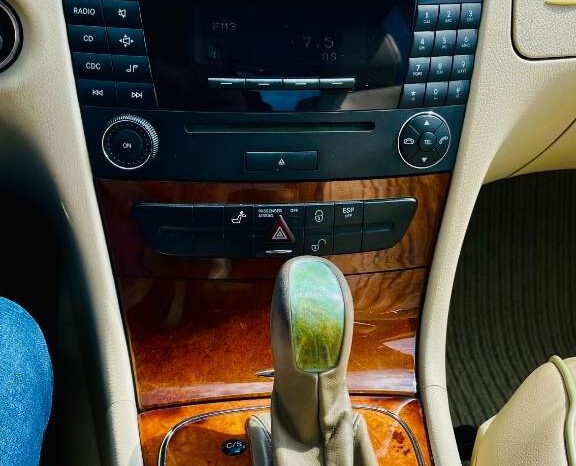 
								Mercedes-Benz E-Klasse E 220 Classic CDI Limousine full									