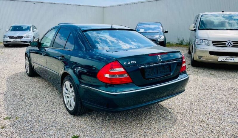 
								Mercedes-Benz E-Klasse E 220 Classic CDI Limousine full									