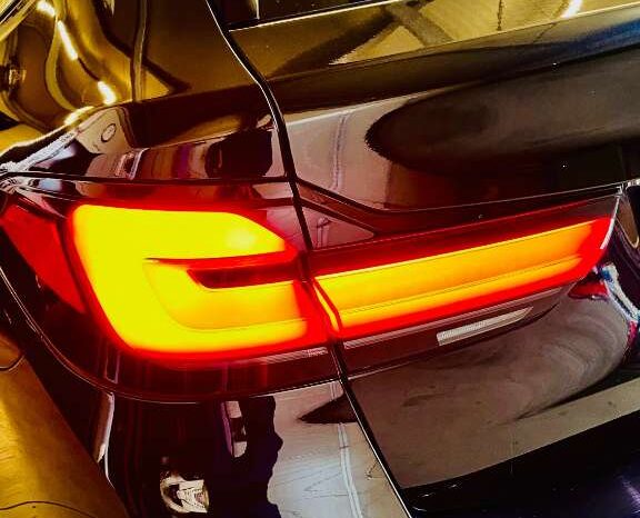 
								BMW 5er-Reihe Sitz Belüftung, Head-up Virtual Cockpit, 19zoll 540d 48 V Touring xDrive Aut. full									