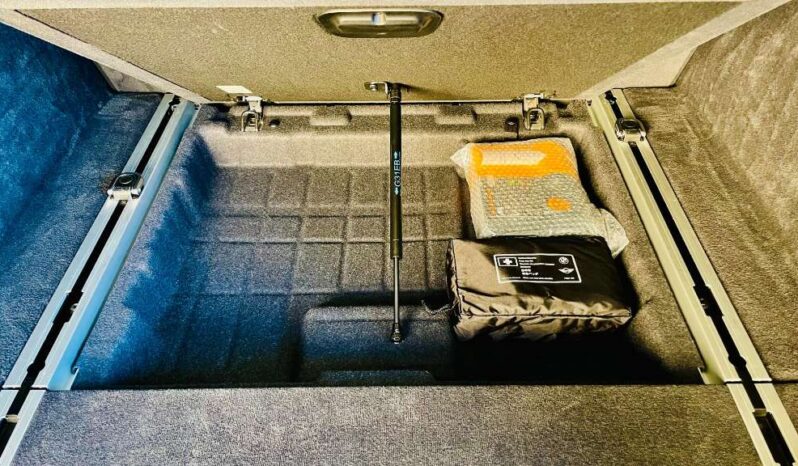 
								BMW 5er-Reihe Sitz Belüftung, Head-up Virtual Cockpit, 19zoll 540d 48 V Touring xDrive Aut. full									