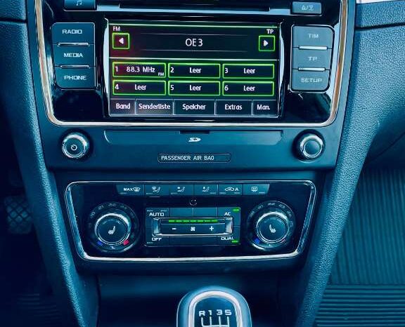 Skoda Superb Combi 4×4 Ambition 2,0 TDI CR full