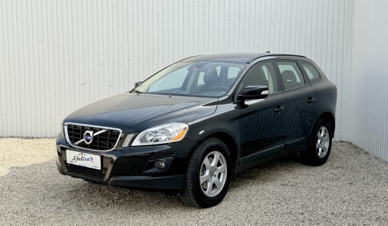 
								Volvo XC60 2.4 D5 Kinetic AWD full									