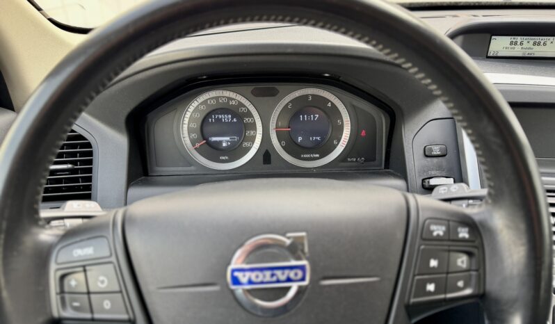 
								Volvo XC60 2.4 D5 Kinetic AWD full									