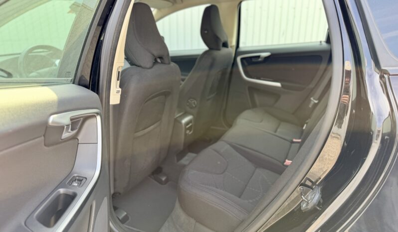 
								Volvo XC60 2.4 D5 Kinetic AWD full									