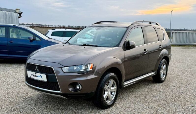 
								Mitsubishi Outlander 2.2 DI-D Instyle 4WD full									
