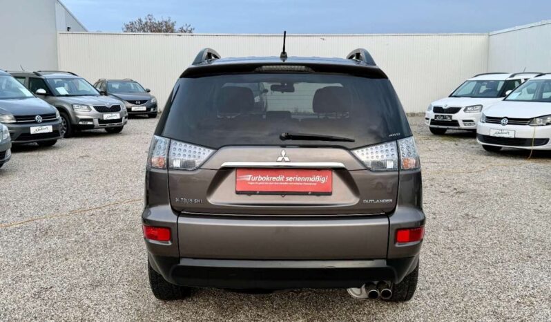 
								Mitsubishi Outlander 2.2 DI-D Instyle 4WD full									