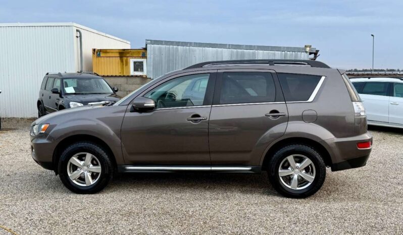 
								Mitsubishi Outlander 2.2 DI-D Instyle 4WD full									