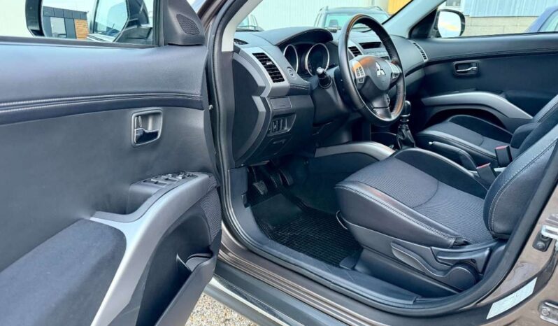 
								Mitsubishi Outlander 2.2 DI-D Instyle 4WD full									