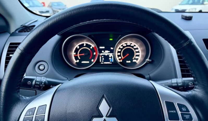 
								Mitsubishi Outlander 2.2 DI-D Instyle 4WD full									