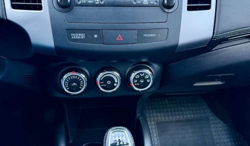 
								Mitsubishi Outlander 2.2 DI-D Instyle 4WD full									