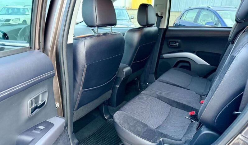 
								Mitsubishi Outlander 2.2 DI-D Instyle 4WD full									