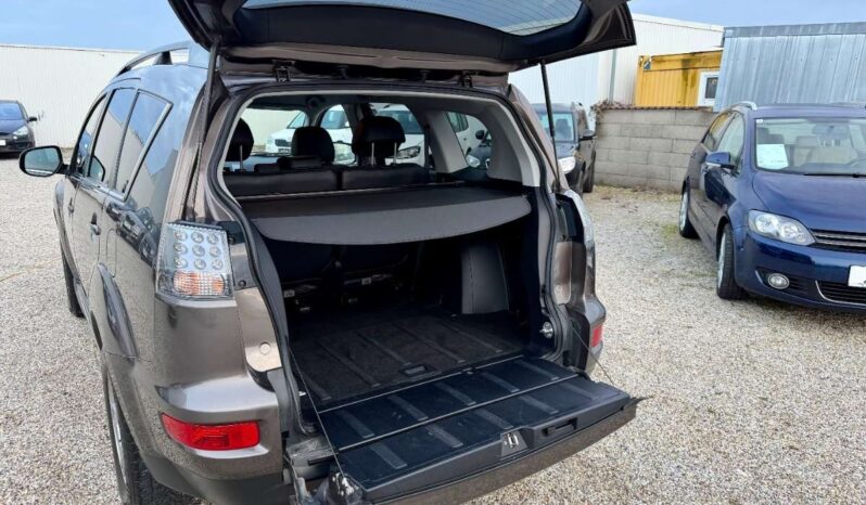 
								Mitsubishi Outlander 2.2 DI-D Instyle 4WD full									