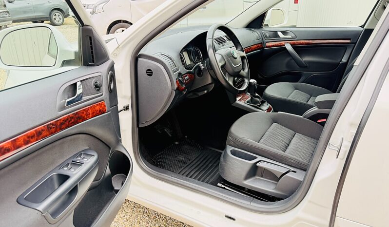 
								Skoda Octavia Combi 1,6 Elegance TDI full									