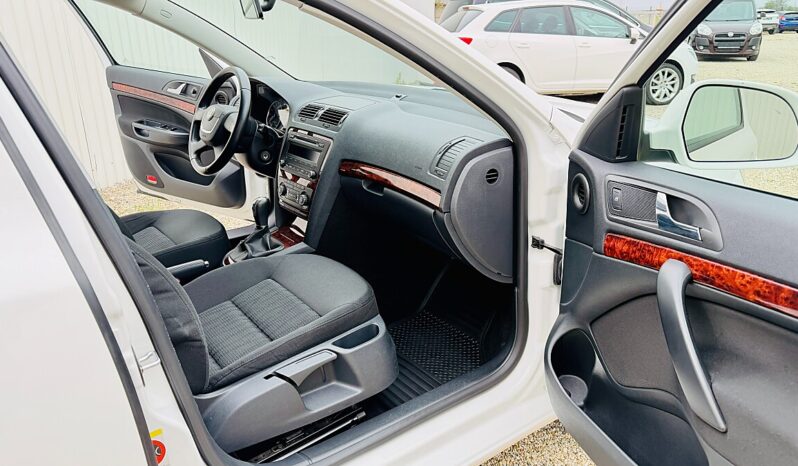 
								Skoda Octavia Combi 1,6 Elegance TDI full									