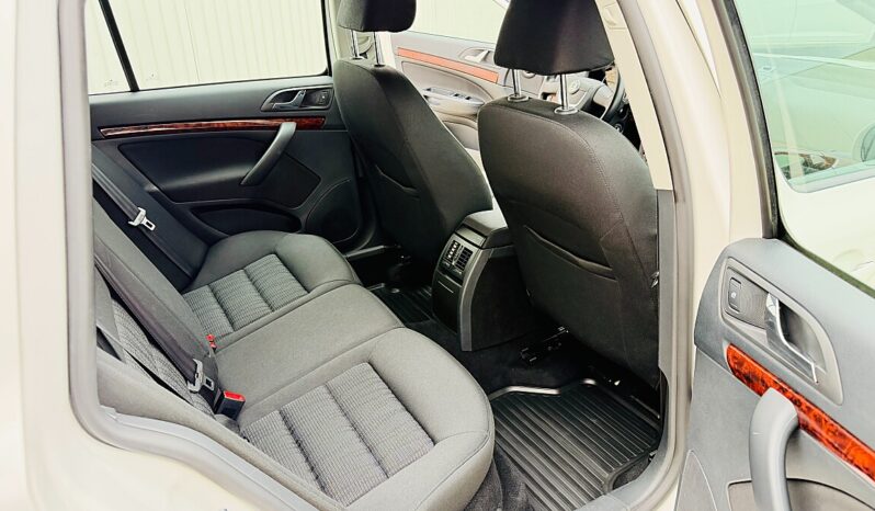 
								Skoda Octavia Combi 1,6 Elegance TDI full									