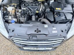 
										Hyundai i30 1.6 full									