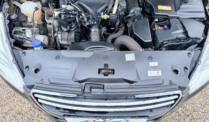 
								Hyundai i30 1.6 full									