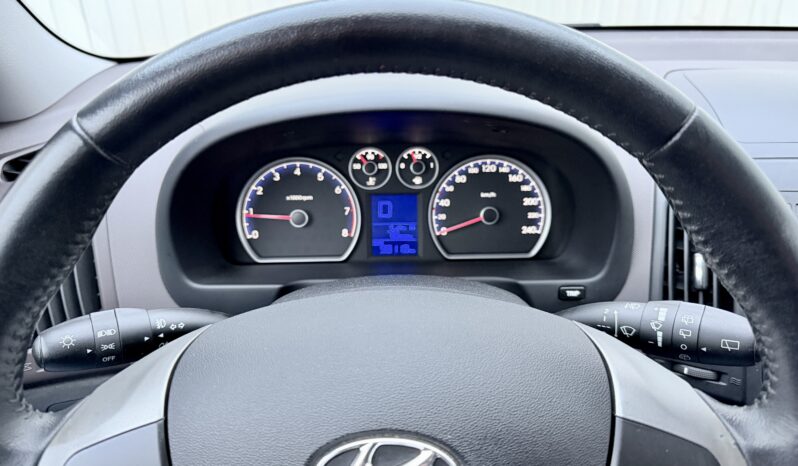
								Hyundai i30 1.6 full									