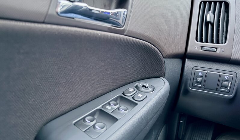 
								Hyundai i30 1.6 full									