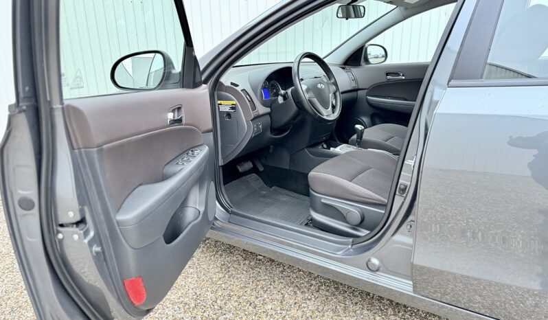 
								Hyundai i30 1.6 full									