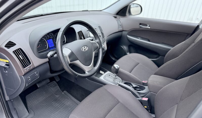 
								Hyundai i30 1.6 full									