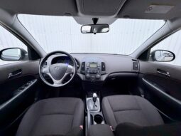 
										Hyundai i30 1.6 full									