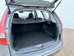 
										Hyundai i30 1.6 full									