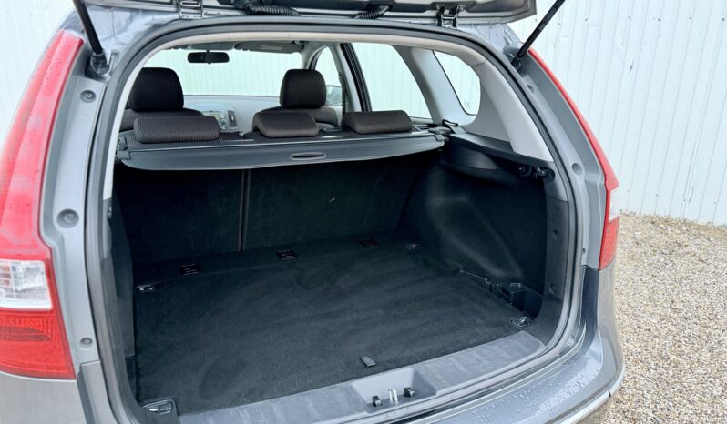 
								Hyundai i30 1.6 full									