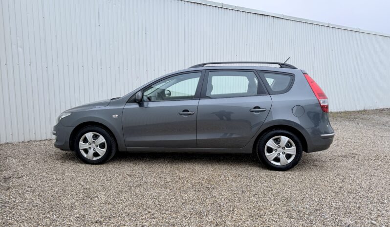 
								Hyundai i30 1.6 full									