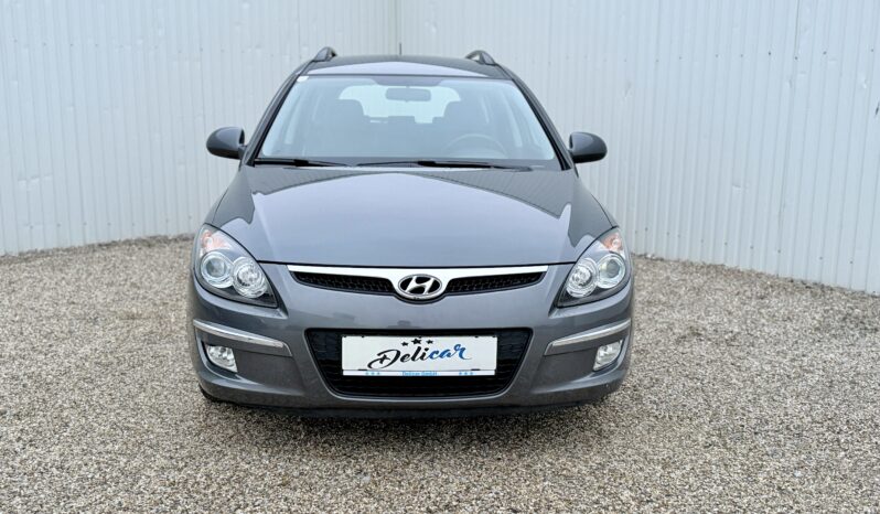 
								Hyundai i30 1.6 full									