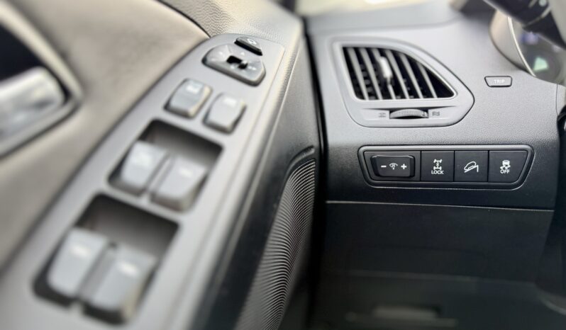 
								Hyundai ix35 2.0 CRDi Premium AWD full									