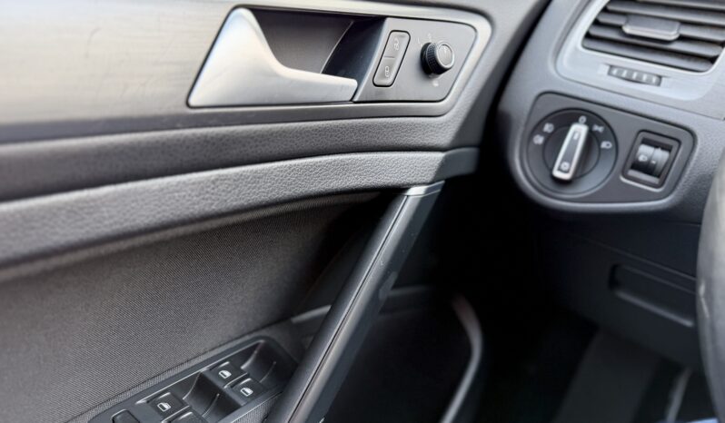 
								Volkswagen Golf VI 1.6 TDI BMT full									