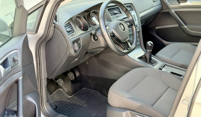 
								Volkswagen Golf VI 1.6 TDI BMT full									