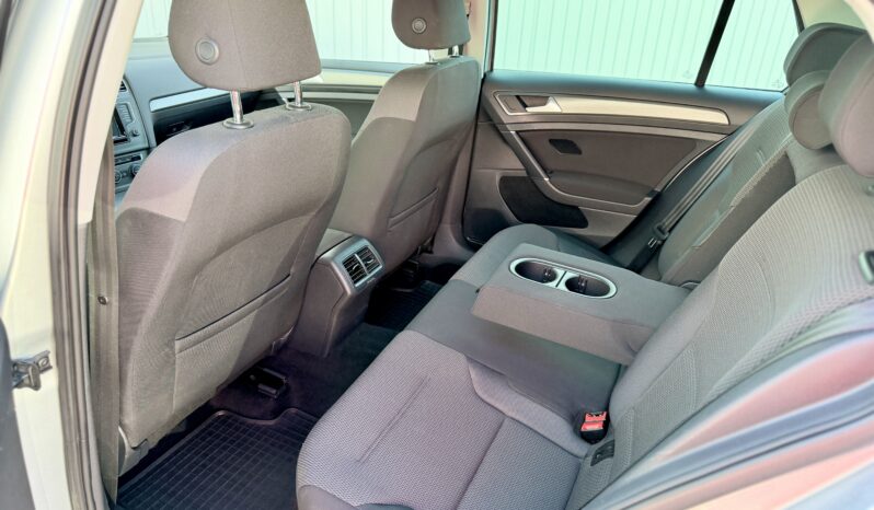 
								Volkswagen Golf VI 1.6 TDI BMT full									