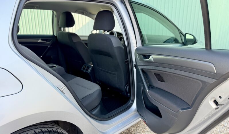 
								Volkswagen Golf VI 1.6 TDI BMT full									