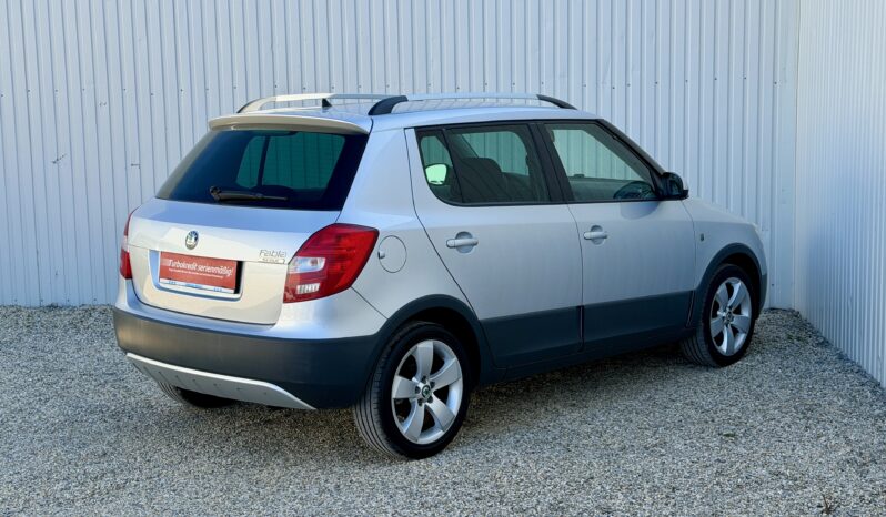 
								Skoda Fabia 1.6 TDI Scout full									