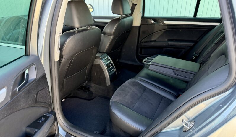 
								Skoda Superb 2.0 TDI Elegance full									