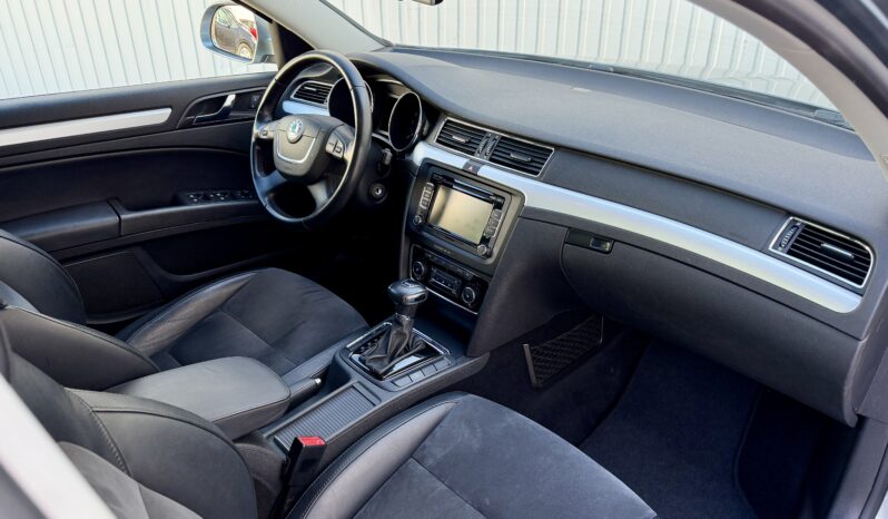 
								Skoda Superb 2.0 TDI Elegance full									