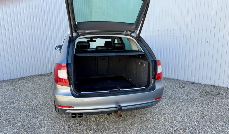 
								Skoda Superb 2.0 TDI Elegance full									