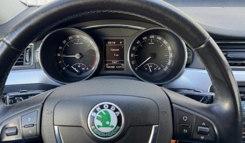 
								Skoda Superb 2.0 TDI Elegance full									