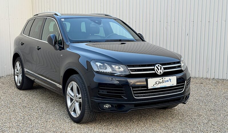 
								Volkswagen Touareg 3.0 V6 TDI 4Motion full									