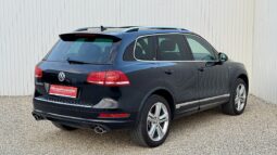 
										Volkswagen Touareg 3.0 V6 TDI 4Motion full									